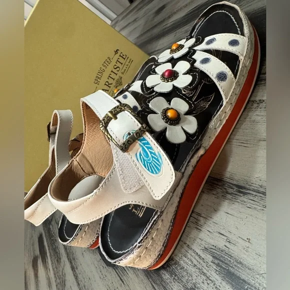 L'Artiste by Spring Step Women’s Goodie Ankle Strap Sandal With Floral Appliqué - Picture 7 of 16